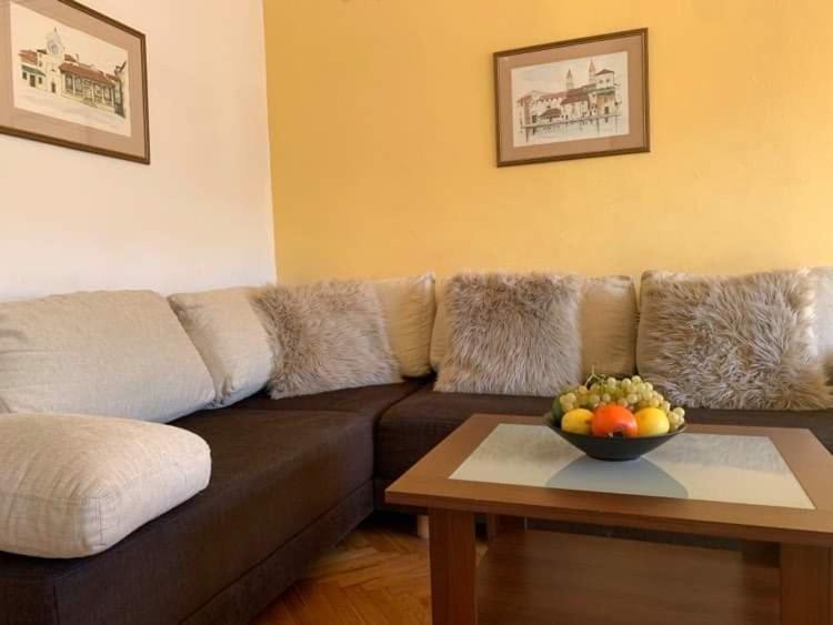 Fresh Apartments Dar Orlic Trogir Exterior photo